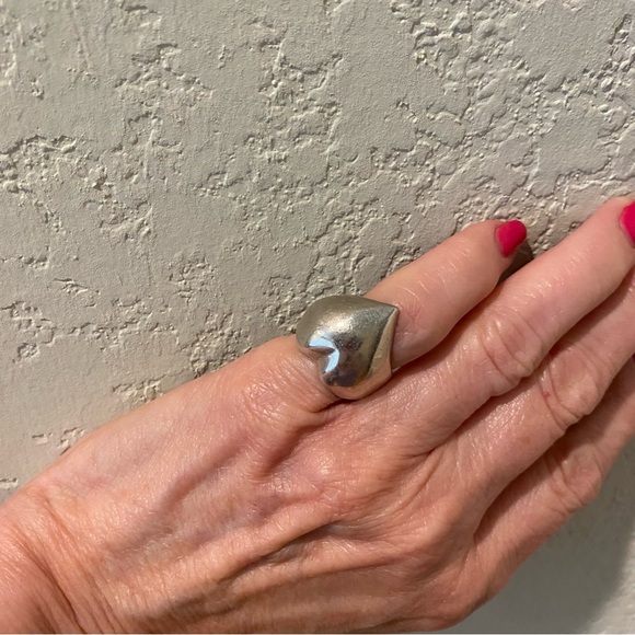 Vintage Sterling Puffed Heart Ring - Picture 6 of 6